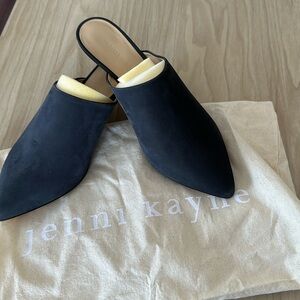 Oiled leather kitten heel